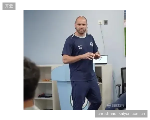 深圳新鹏城半程后选择换帅，俱乐部内部管理层与教练团队的矛盾成为导火索
